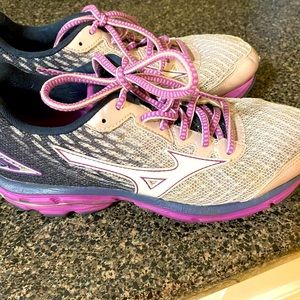 Mizuno Wave Rider 19